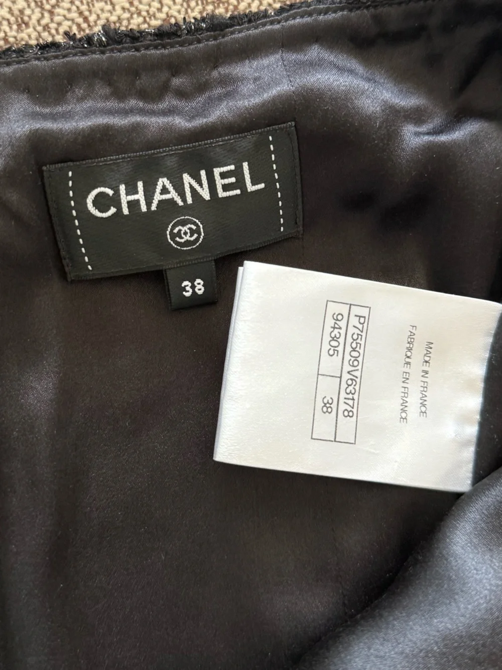 CHANEL Black Bouclé Pencil Skirt with Gold Chain Trim CHANEL IRIDESCENT TWEED 38